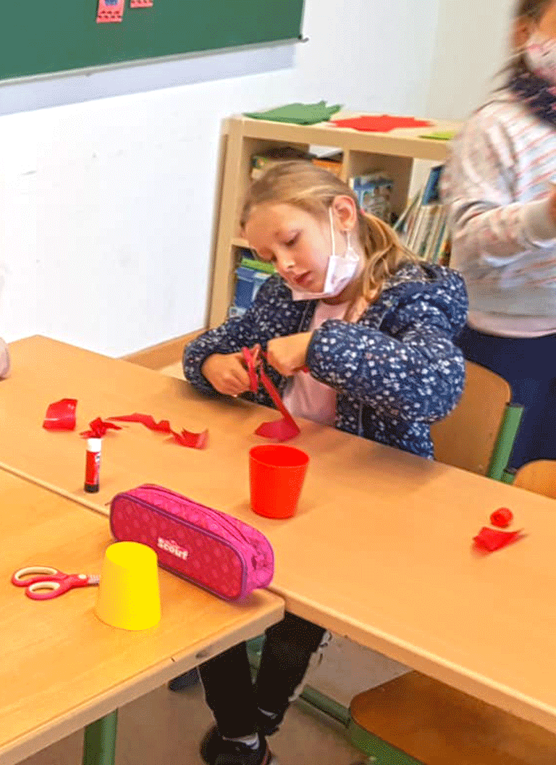 Adventsbasteln in der Klasse 1b der Grundschule Feldsieper Schule