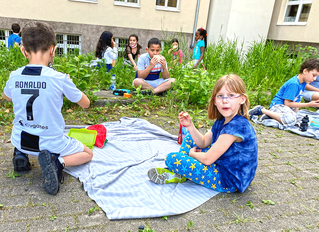 Draussen fruehstuecken an der Feldsieper Str