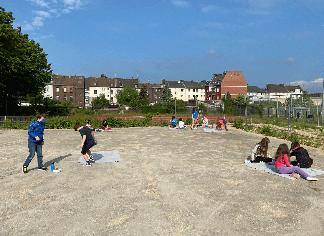 Draussen fruehstuecken an der Feldsieper Str