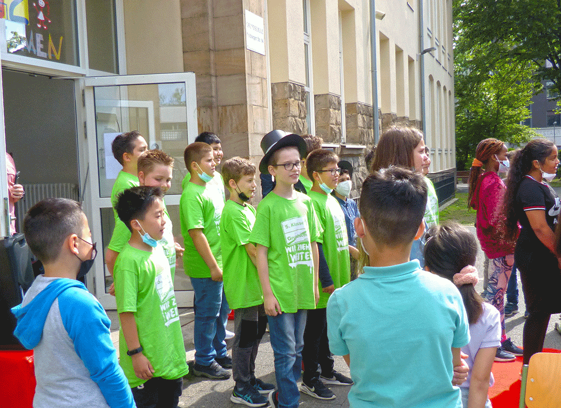 Abschied der Viertklaessler vom Hauptstandort der Feldsieper Schule Bochum