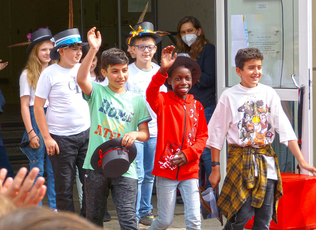 Abschied der Viertklaessler vom Hauptstandort der Feldsieper Schule Bochum