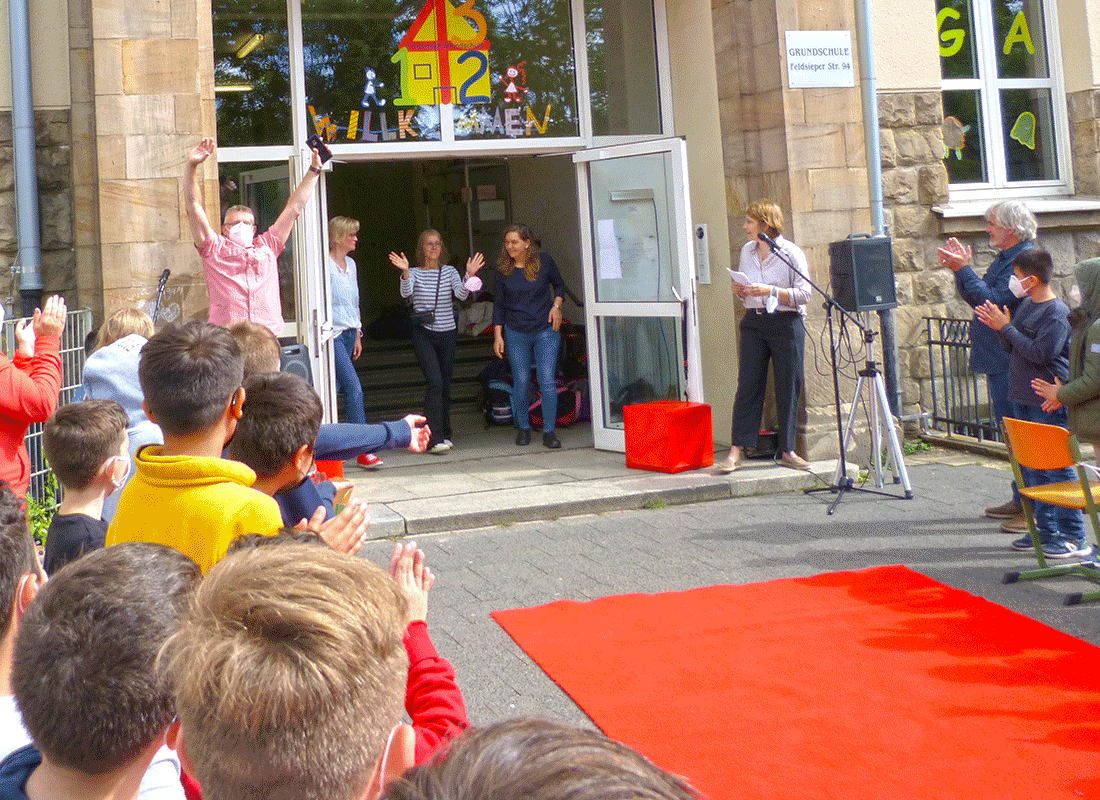 Abschied der Viertklaessler vom Hauptstandort der Feldsieper Schule Bochum