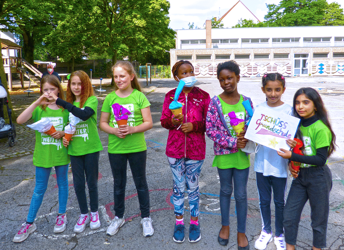 Abschied der Viertklaessler vom Hauptstandort der Feldsieper Schule Bochum