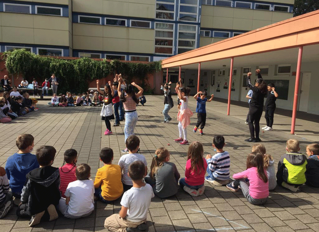 Abschied der Viertklaessler vom Teilstandort der Feldsieper Schule Bochum