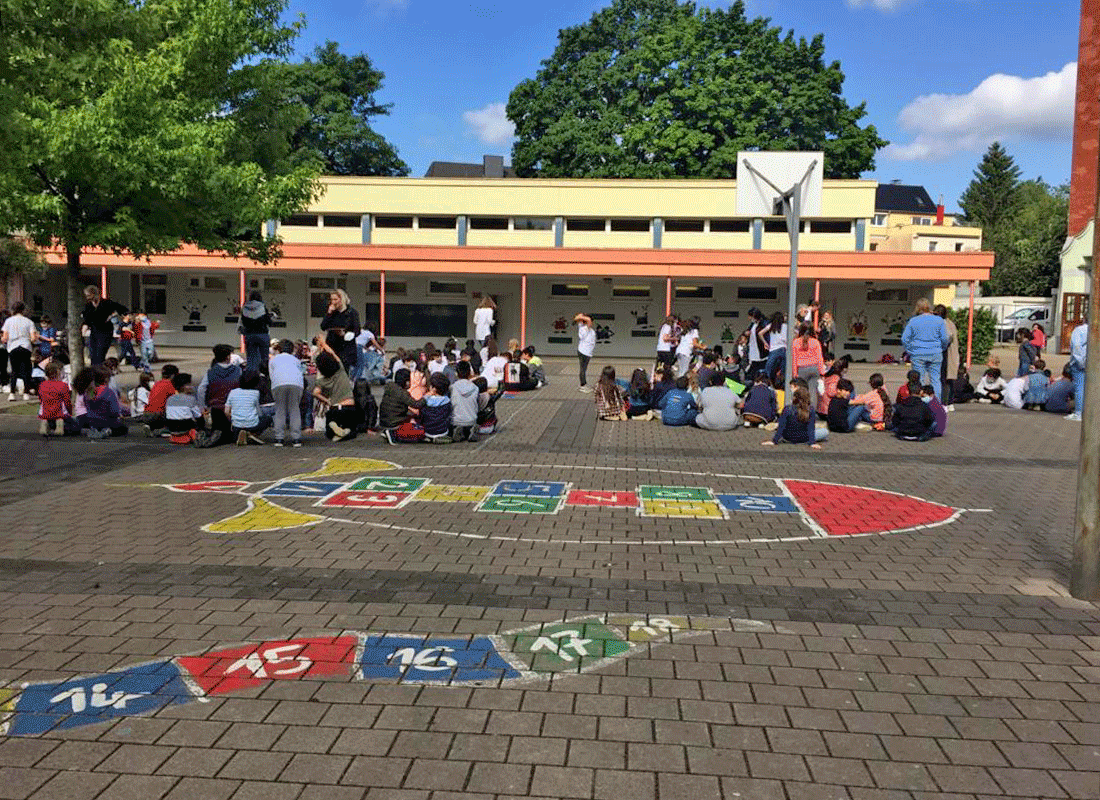 Abschied der Viertklaessler vom Teilstandort der Feldsieper Schule Bochum