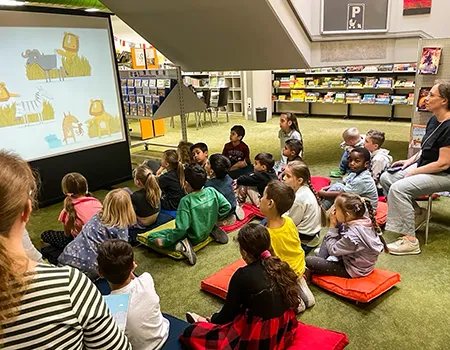 Besuch der ersten Klassen in der Stadtbibliothek Bochum
