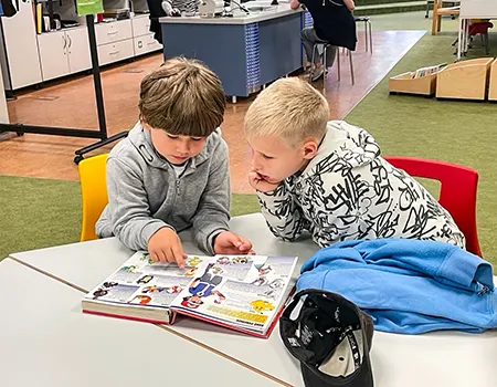 Besuch der ersten Klassen in der Stadtbibliothek Bochum